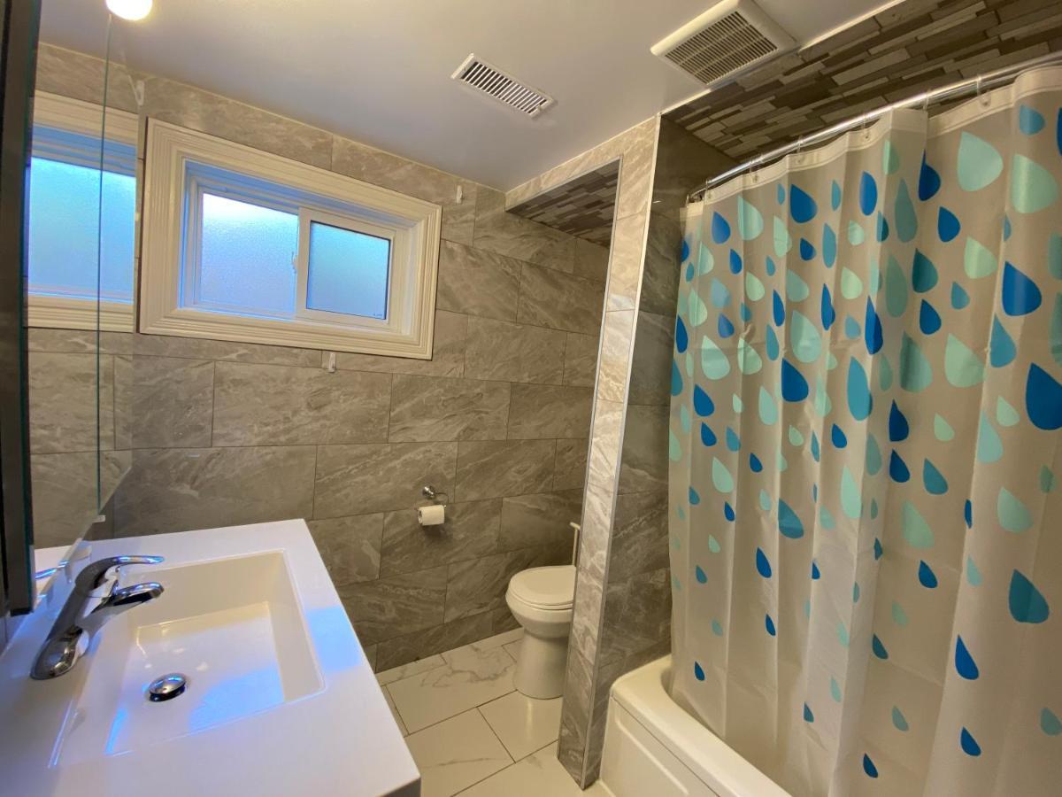 Yonge And Finch Subway !S Spacious And Modern Private Bd With Shared Bathroom Toronto Luaran gambar